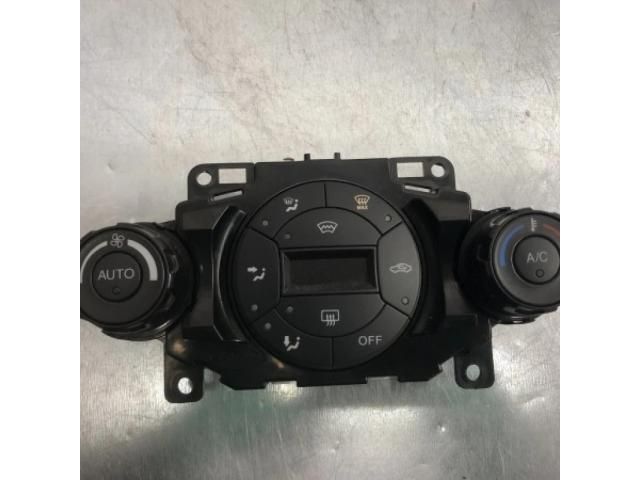 bontott FORD FIESTA VI Fűtéskapcsoló (digit klímás)