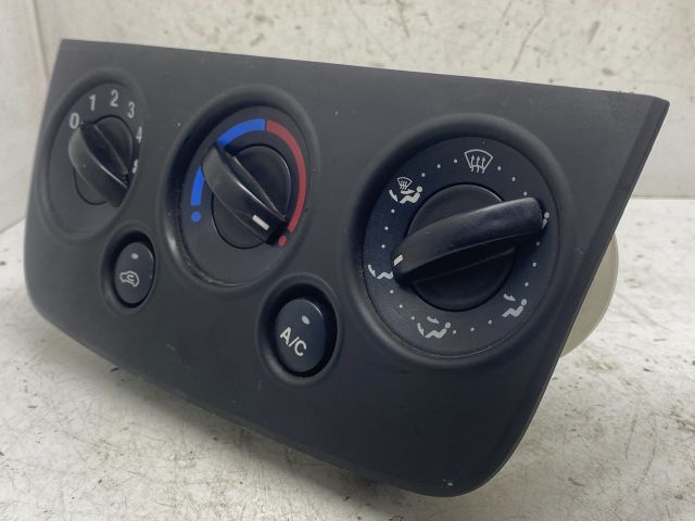 bontott FORD FIESTA VI Fűtéskapcsoló (manuális klímás)