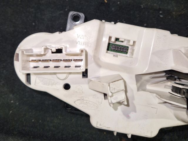 bontott FORD FIESTA VI Fűtéskapcsoló (manuális klímás)