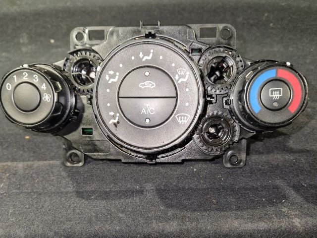 bontott FORD FIESTA VI Fűtéskapcsoló (manuális klímás)