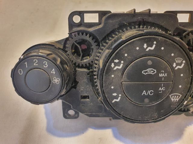 bontott FORD FIESTA VI Fűtéskapcsoló (manuális klímás)