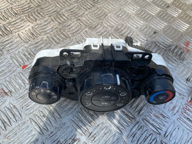 bontott FORD FIESTA VI Fűtéskapcsoló (manuális klímás)