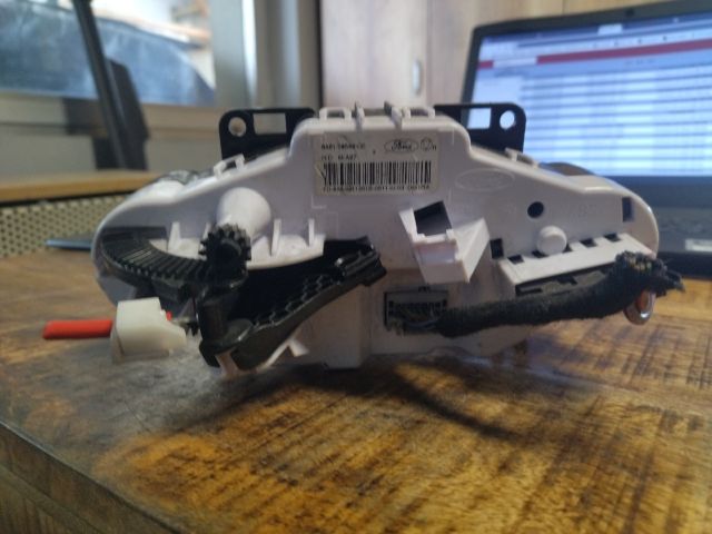 bontott FORD FIESTA VI Fűtéskapcsoló (Nem klímás)