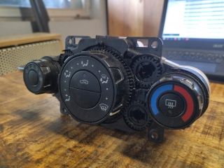 bontott FORD FIESTA VI Fűtéskapcsoló (Nem klímás)