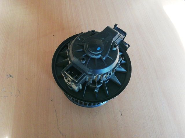 bontott FORD FIESTA VI Fűtőmotor (Klímás)