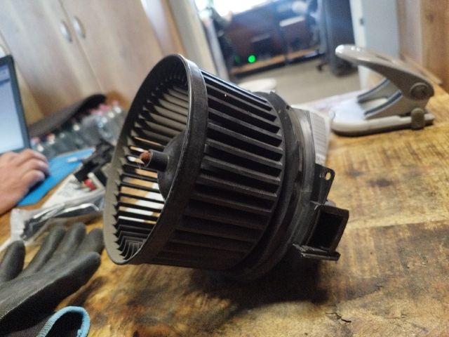 bontott FORD FIESTA VI Fűtőmotor (Klímás)