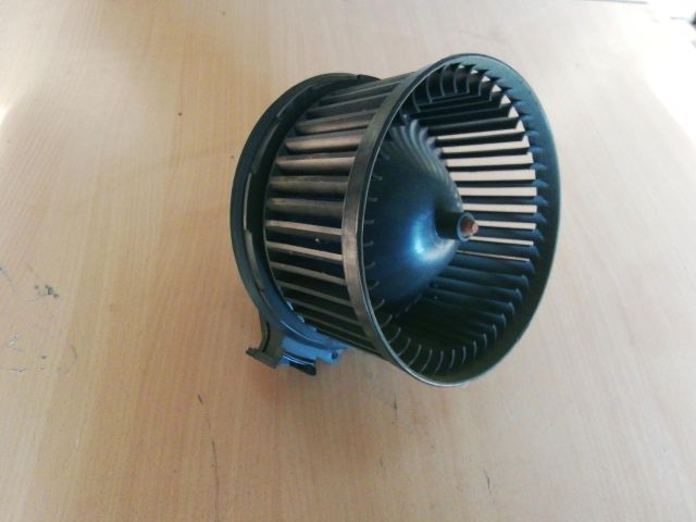 bontott FORD FIESTA VI Fűtőmotor (Klímás)