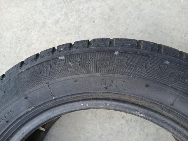 bontott FORD FIESTA VI Gumiabroncs (1 db)