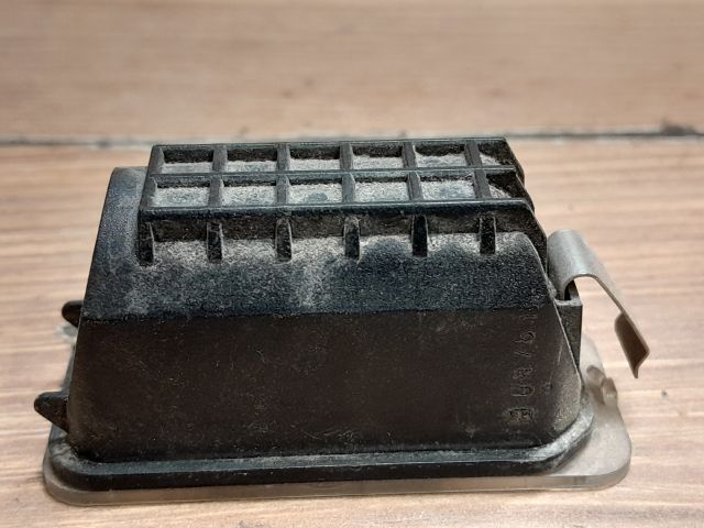 bontott FORD FIESTA VI Hátsó Rendszámtábla Világítás