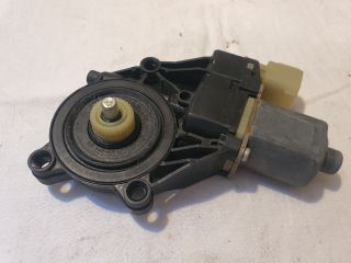 bontott FORD FIESTA VI Jobb első Ablakemelő Motor