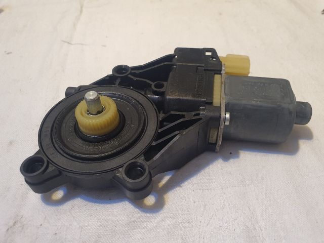 bontott FORD FIESTA VI Jobb első Ablakemelő Motor