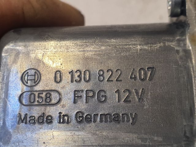 bontott FORD FIESTA VI Jobb első Ablakemelő Motor