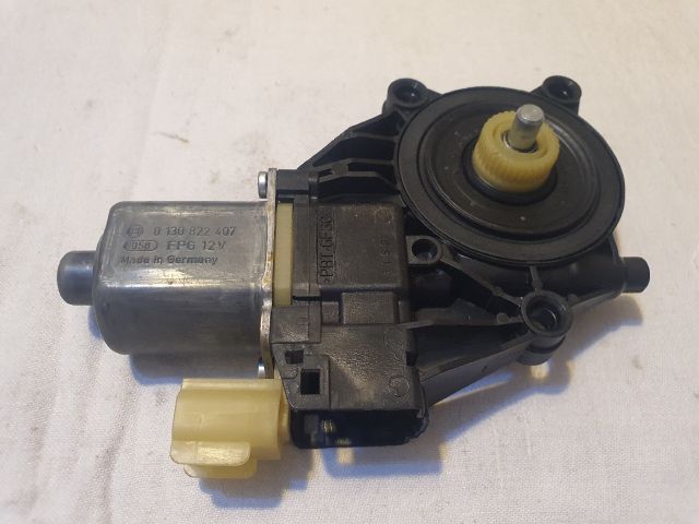 bontott FORD FIESTA VI Jobb első Ablakemelő Motor