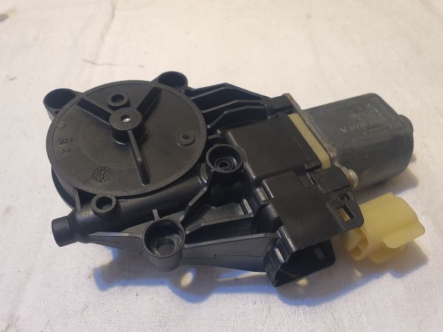 bontott FORD FIESTA VI Jobb első Ablakemelő Motor