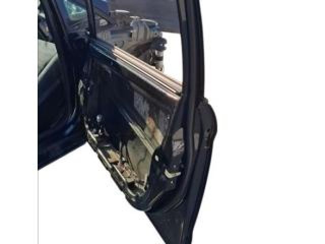 bontott FORD FIESTA VI Jobb első Ajtó (Üres lemez)