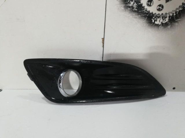 bontott FORD FIESTA VI Jobb első Lökhárító Vakborítás