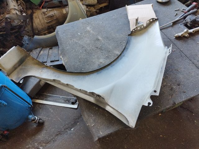 bontott FORD FIESTA VI Jobb első Sárvédő