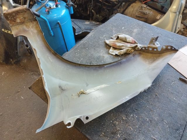 bontott FORD FIESTA VI Jobb első Sárvédő