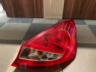 bontott FORD FIESTA VI Jobb Hátsó Lámpa