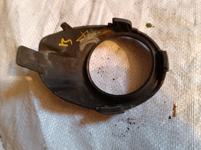 bontott FORD FIESTA VI Jobb Ködlámpa Rács