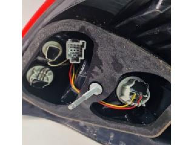 bontott FORD FIESTA VI Jobb Külső Hátsó Lámpa