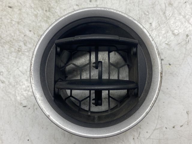 bontott FORD FIESTA VI Jobb Szellőző