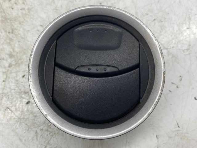 bontott FORD FIESTA VI Jobb Szellőző