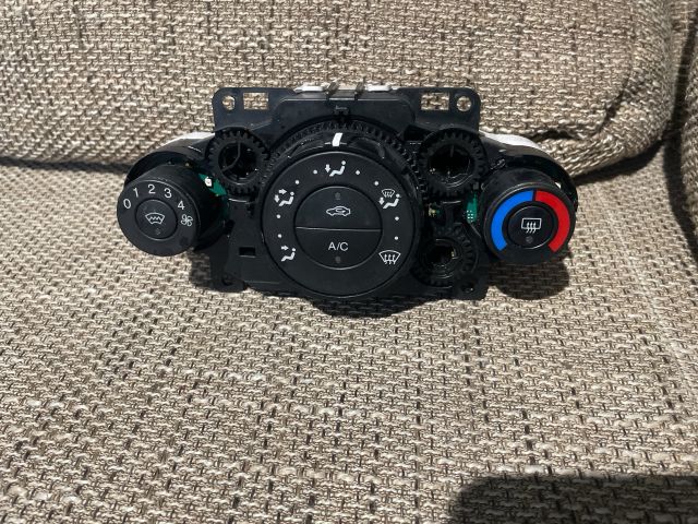 bontott FORD FIESTA VI Klíma Kapcsoló