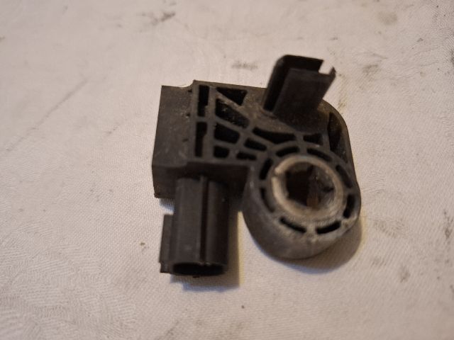 bontott FORD FIESTA VI Központi Ütközés Érzékelő