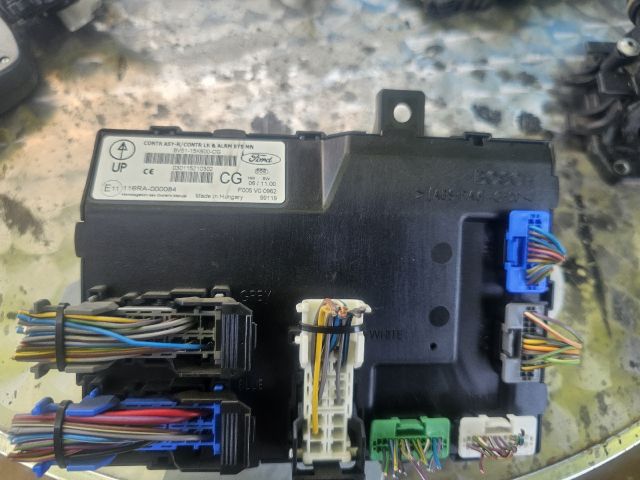 bontott FORD FIESTA VI Központizár Elektronika