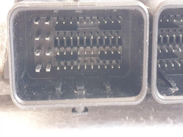 bontott FORD FIESTA VI Motorvezérlő