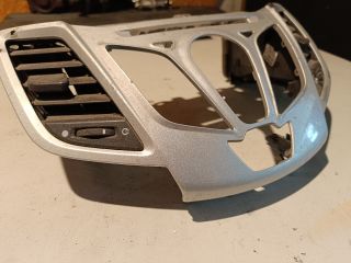 bontott FORD FIESTA VI Rádió / CD Keret