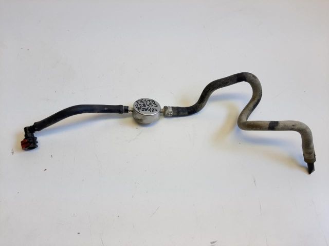 bontott FORD FIESTA VI Üzemanyagcső