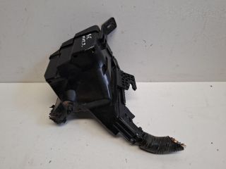 bontott FORD FIESTA VII Biztosítéktábla Motortér