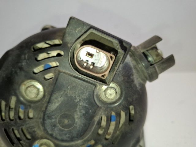 bontott FORD FIESTA VII Generátor