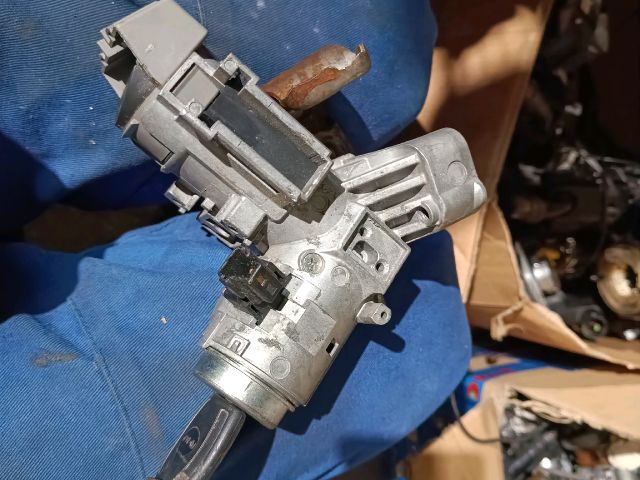 bontott FORD FIESTA VII Gyújtáskapcsoló