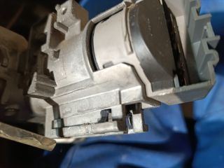 bontott FORD FIESTA VII Gyújtáskapcsoló