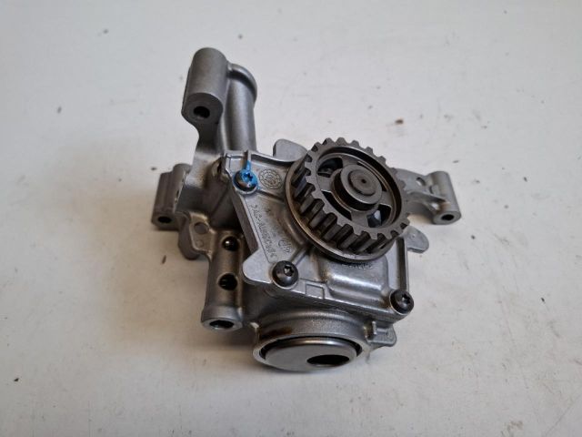 bontott FORD FIESTA VII Olajszivattyú