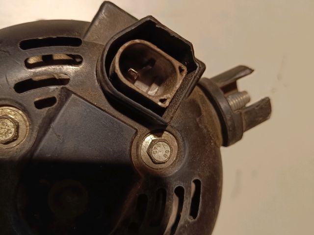 bontott FORD FIESTA VII Generátor