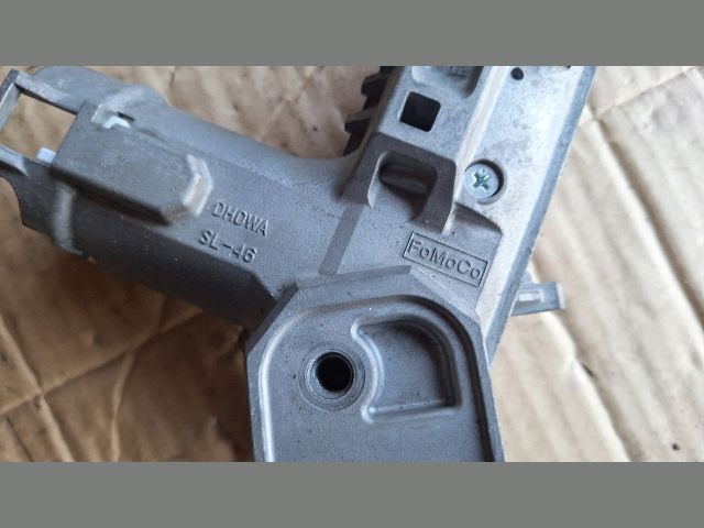 bontott FORD FIESTA VII Gyújtáskapcsoló Házzal