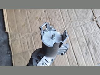 bontott FORD FIESTA VII Gyújtáskapcsoló Házzal