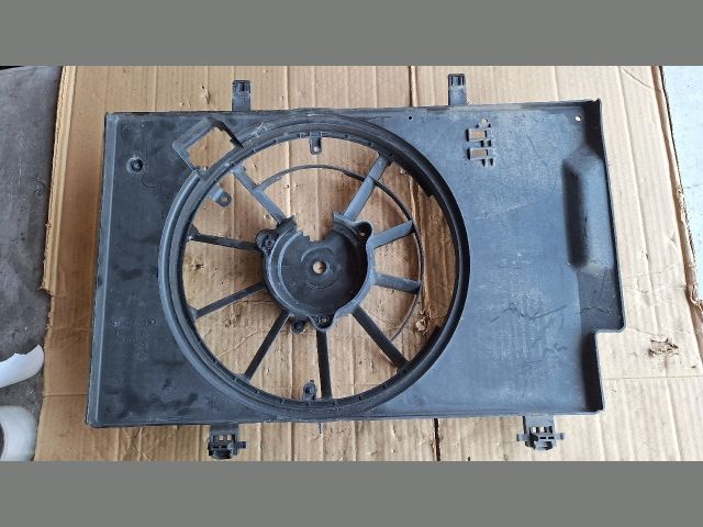 bontott FORD FIESTA VII Hűtőventilátor Keret