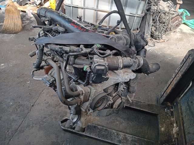 bontott FORD FIESTA VII Komplett Motor (Segédberendezésekkel)