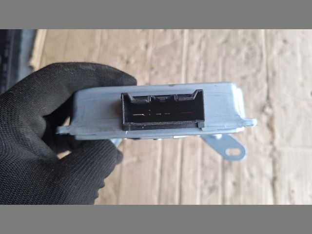 bontott FORD FIESTA VII Start / Stop Vezérlő Modul