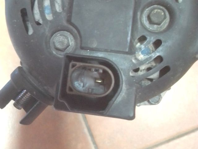 bontott FORD FIESTA VII Generátor