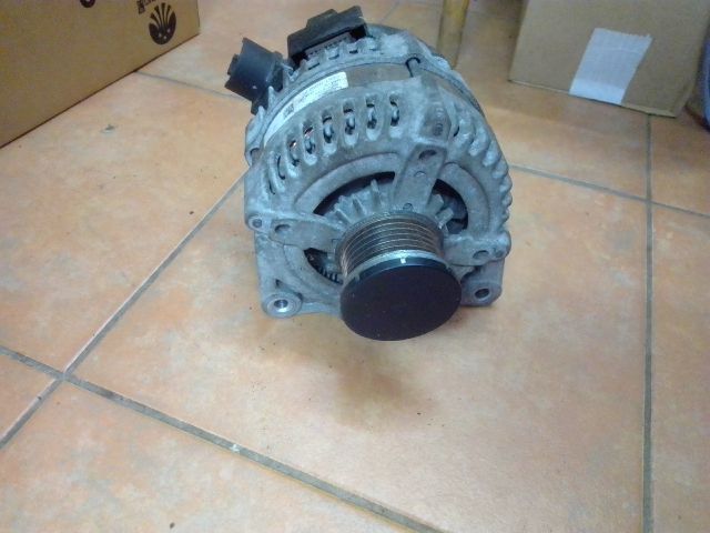 bontott FORD FIESTA VII Generátor