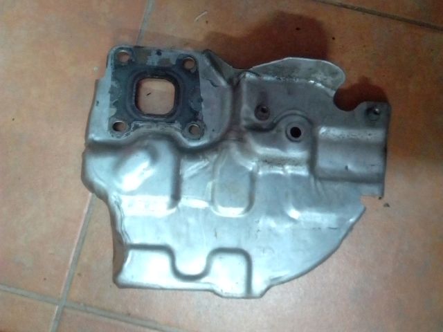 bontott FORD FIESTA VII Leömlő Hővédő Lemez