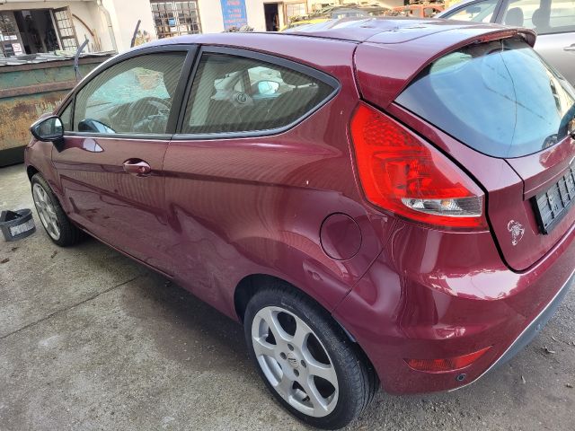 bontott FORD FIESTA VII Bal első Csonkállvány Kerékaggyal