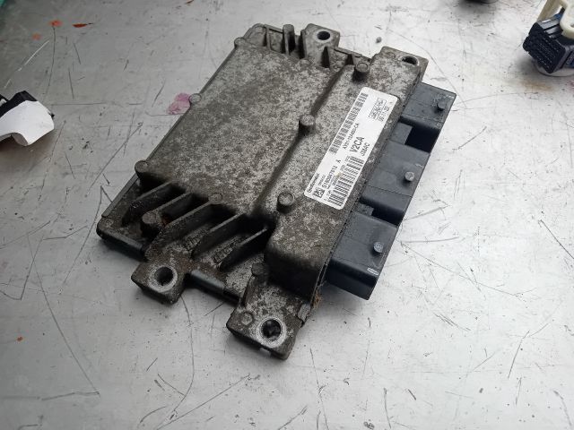 bontott FORD FIESTA VII Motorvezérlő