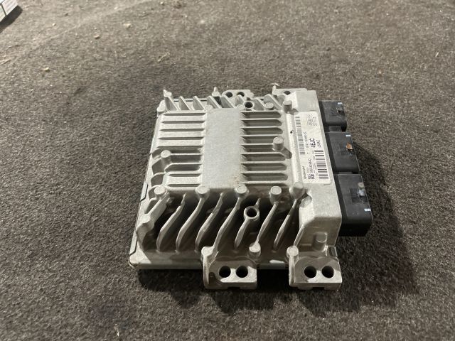 bontott FORD FIESTA VII Motorvezérlő